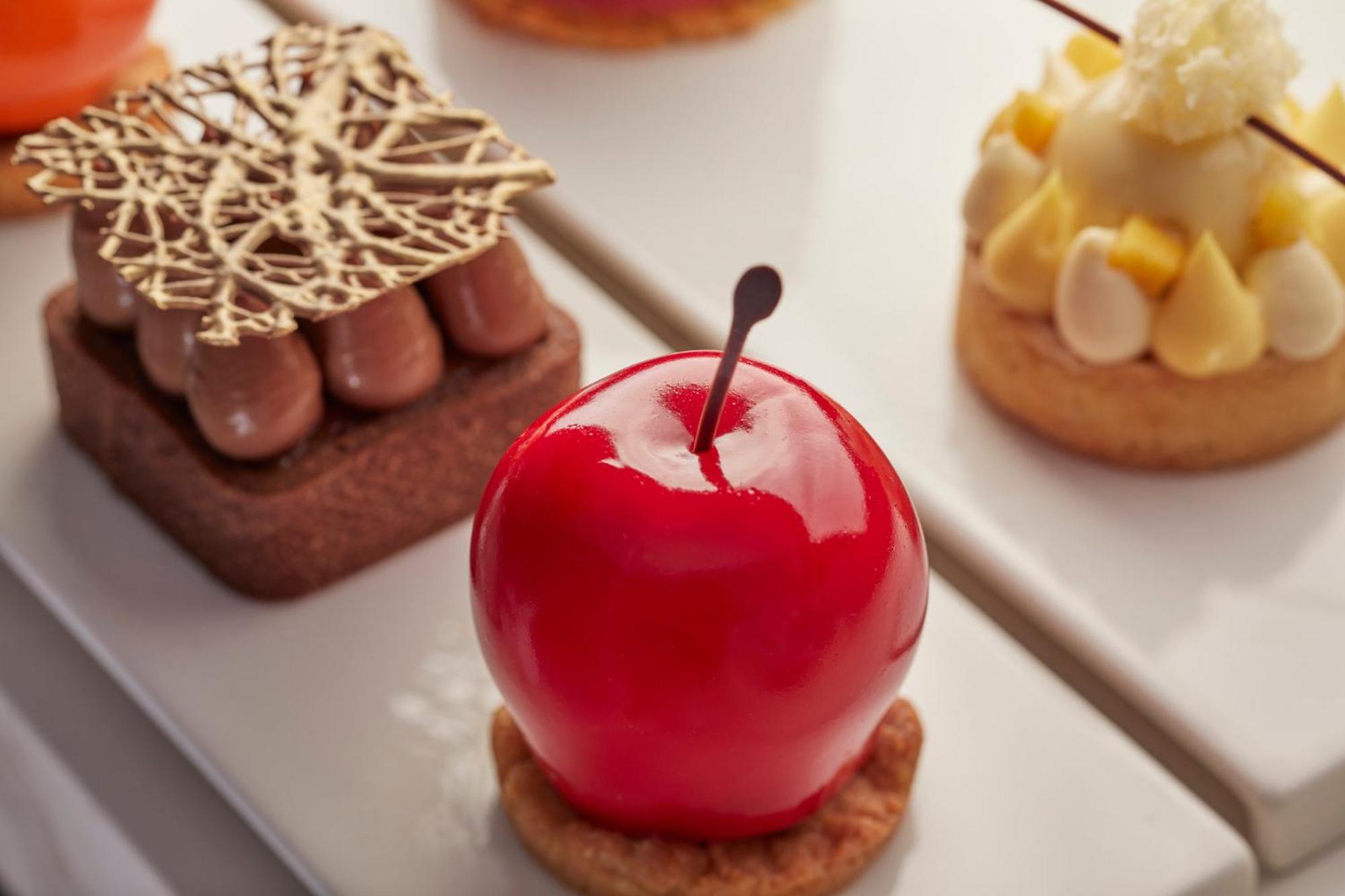 Mandarin Oriental, Santiago Hotel Luaran gambar A glazed apple dessert