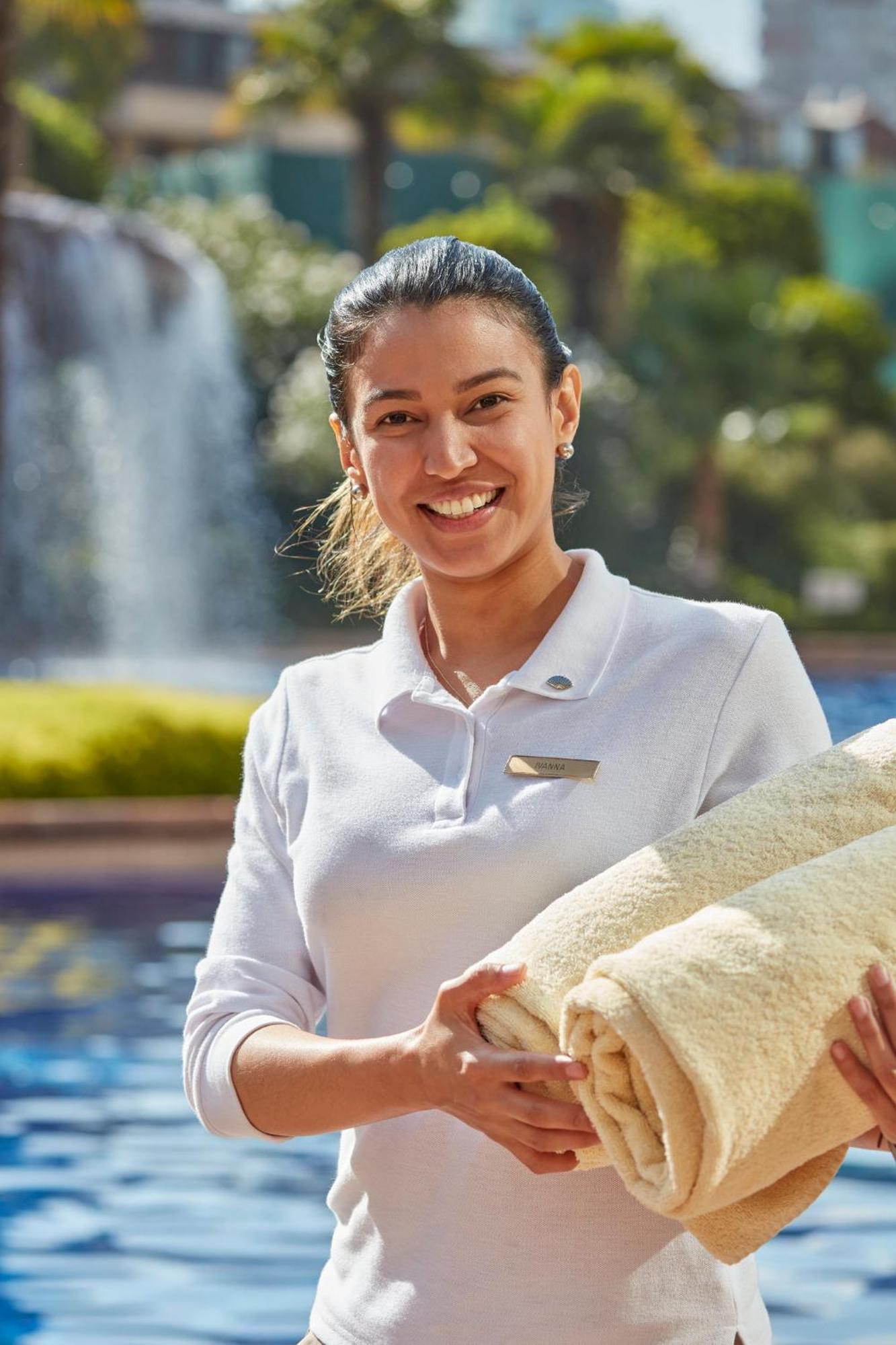 Mandarin Oriental, Santiago Hotel Luaran gambar A Disney cast member at Walt Disney World