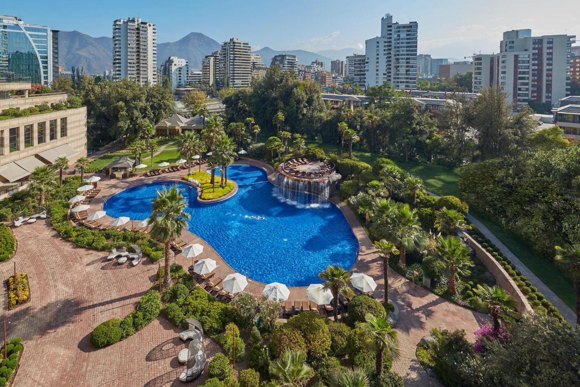 Mandarin Oriental, Santiago Hotel Luaran gambar The pool at the JW Marriott Santiago
