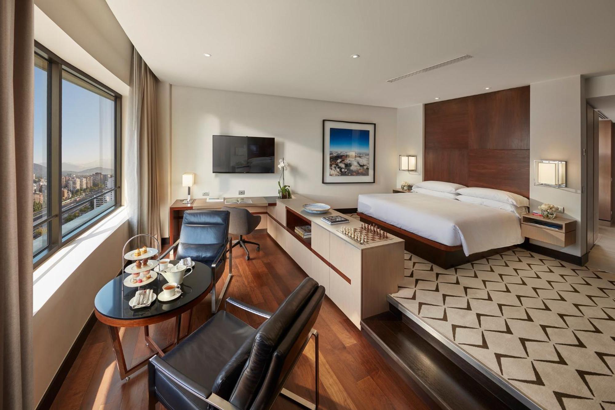 Mandarin Oriental, Santiago Hotel Luaran gambar A suite at the Conrad Istanbul Bosphorus